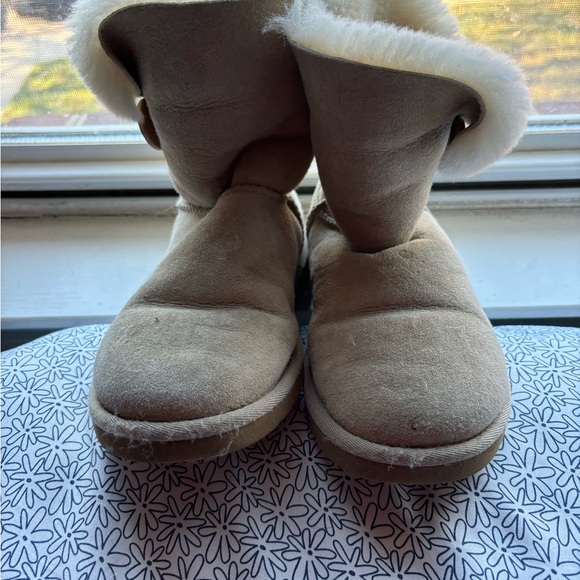 Original Ugg Australia size 5 gently used but in excellent condition - Picture 5 of 6